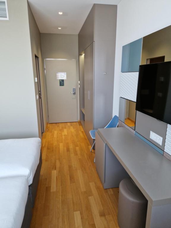 Lausanne 3* Crissier